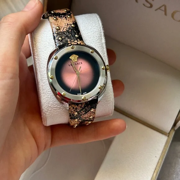 Versace Black and Pink Watch with Gold Details Versace Reveals the Medusa Icon in Pink For Valentine main image 4